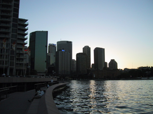 Circular_quay-to-city.jpg