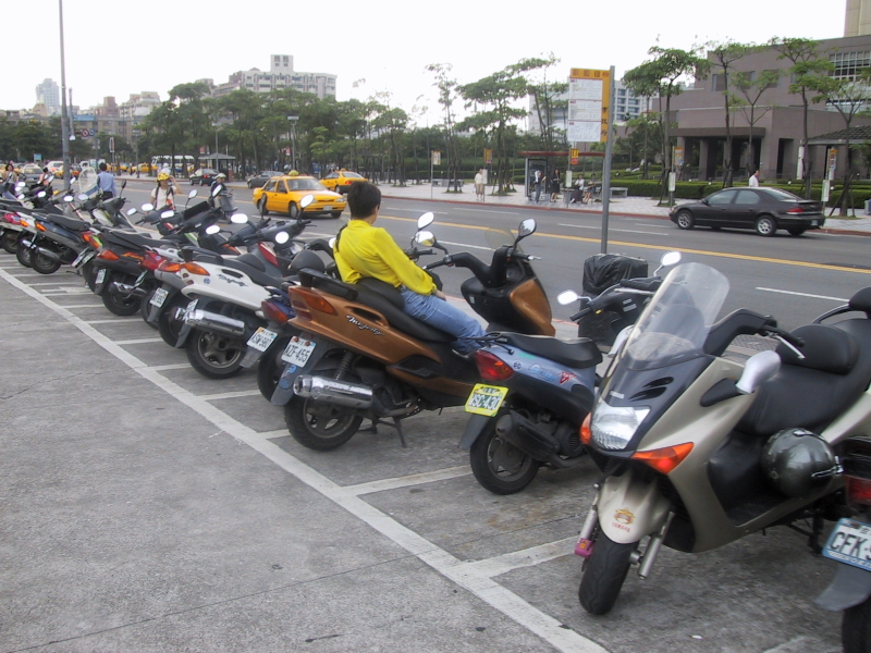 Deluxe_scooter.jpg